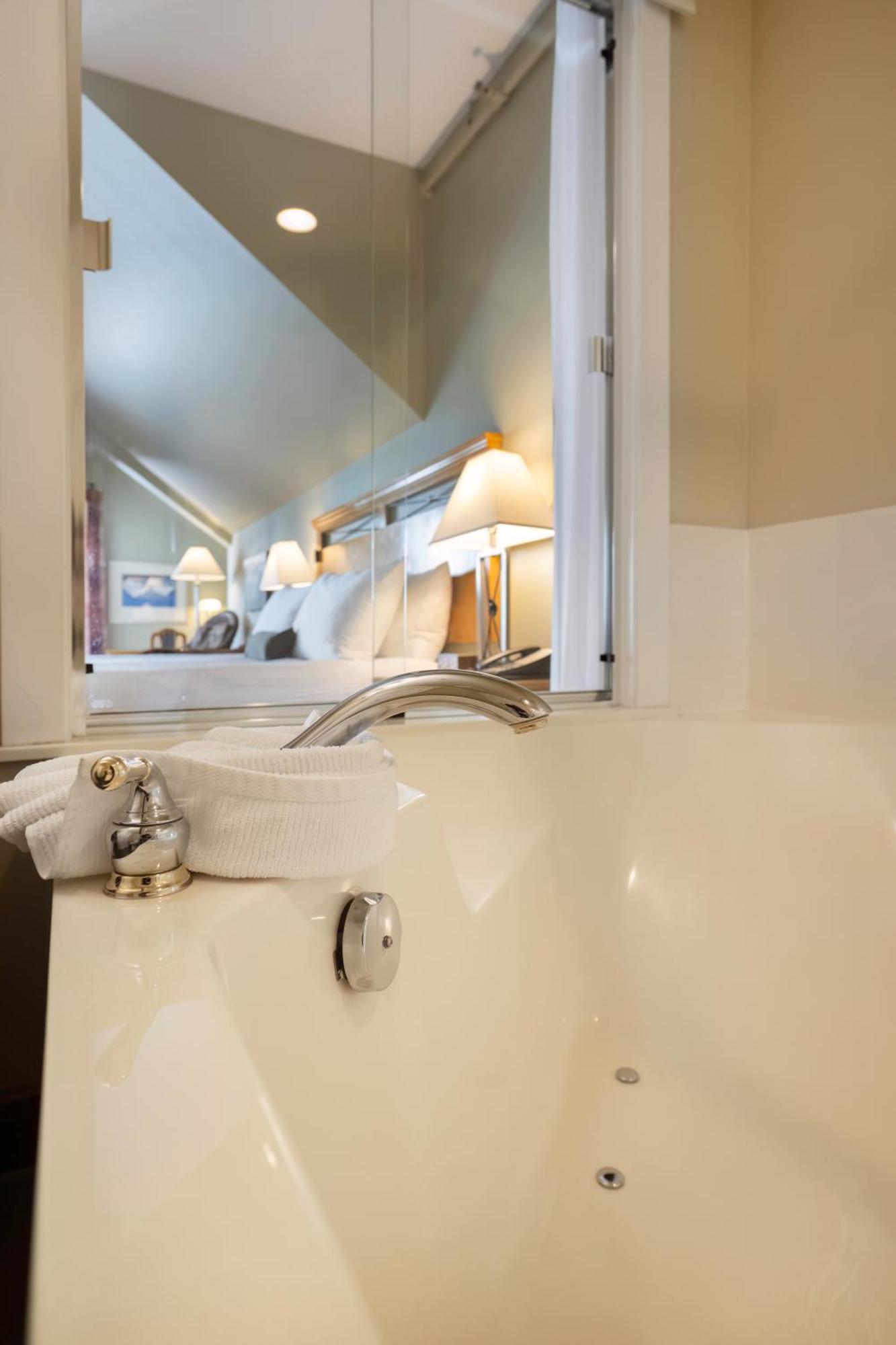 Sidney Waterfront Inn & Suites Luaran gambar